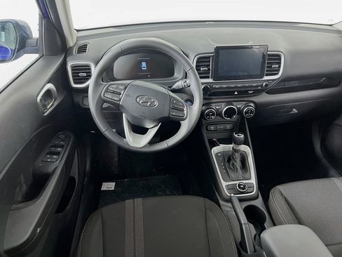 Certified 2025 Hyundai Venue SEL image 21