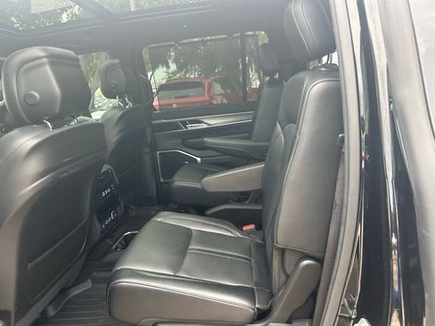 Used 2022 Jeep Wagoneer Series III image 47