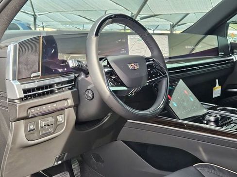 New 2026 Cadillac Escalade ESV Luxury w/ LPO, Floor Liner Package image 10