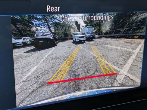 Used 2025 Mercedes-Benz GLA 250 4MATIC image 12