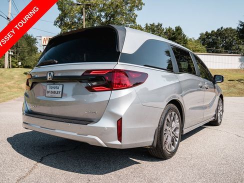 Used 2025 Honda Odyssey Touring image 8