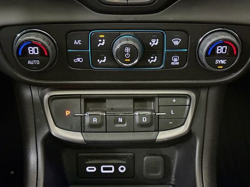 Used 2024 GMC Terrain AT4 w/ Infotainment Package II image 16