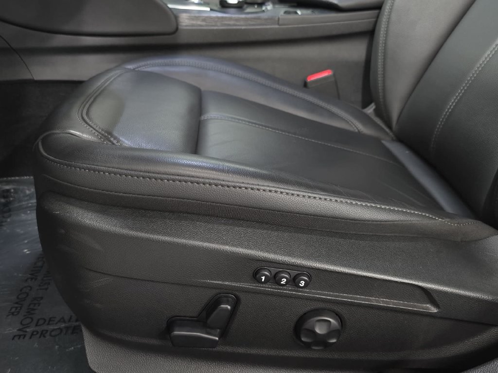 Used 2019 Alfa Romeo Giulia AWD image 23