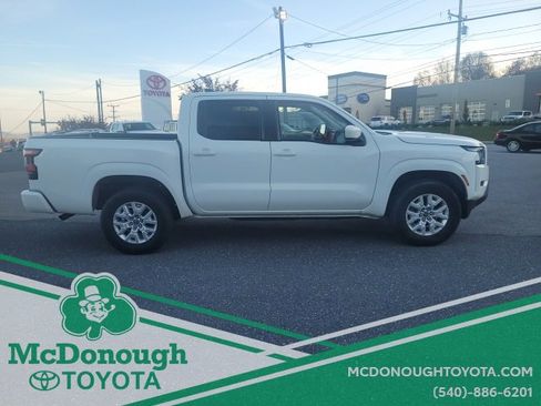 Used 2023 Nissan Frontier SV image 5
