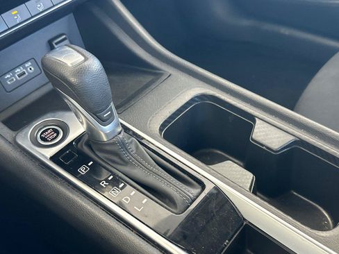 Certified 2023 Nissan Sentra SV FWD image 20