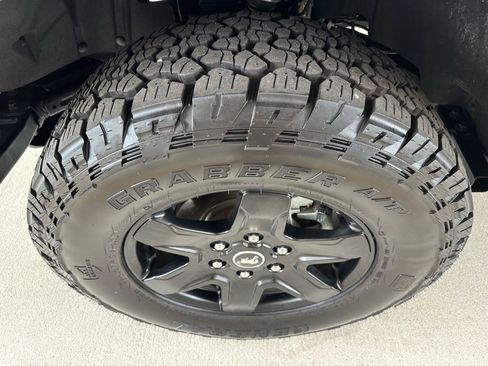 Used 2025 Ford Bronco Big Bend w/ Black Diamond Package AWD/4WD image 7