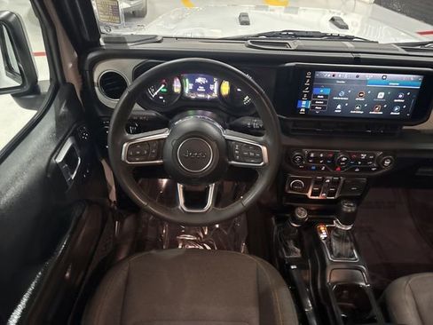 Used 2024 Jeep Wrangler Unlimited Sahara AWD/4WD image 30