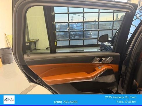 Used 2020 BMW X7 M50i w/ Dynamic Handling Package image 23