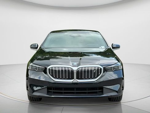 New 2027 BMW i5 eDrive40 w/ Premium Package RWD image 2