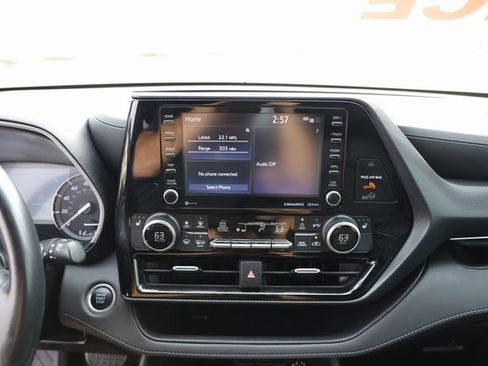 Certified 2021 Toyota Highlander XSE image 18