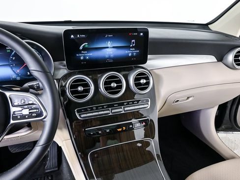 Used 2020 Mercedes-Benz GLC 300 image 14