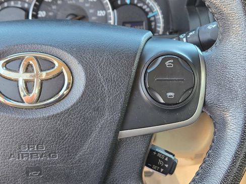Used 2012 Toyota Camry XLE w/ Convenience Pkg FWD image 22