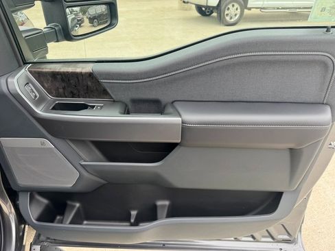 New 2025 Ford F350 Lariat w/ Chrome Package image 26