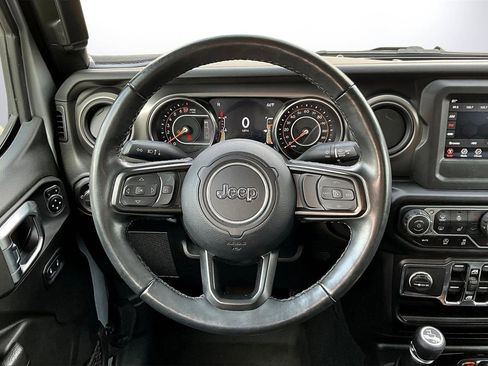 Certified 2022 Jeep Gladiator Willys image 10