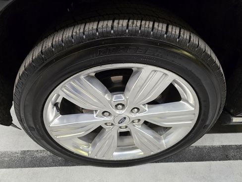 Used 2023 Ford Expedition Platinum image 10