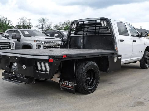 Used 2022 RAM 3500 Tradesman w/ Chrome Appearance Group AWD/4WD image 8