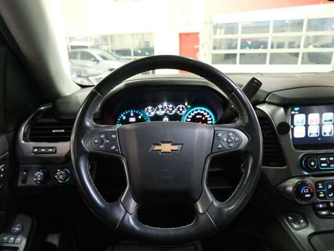 Used 2019 Chevrolet Suburban Premier AWD/4WD image 33