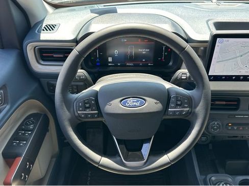 Used 2025 Ford Maverick Lariat AWD/4WD image 12