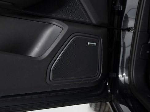 Certified 2025 Porsche Macan image 21