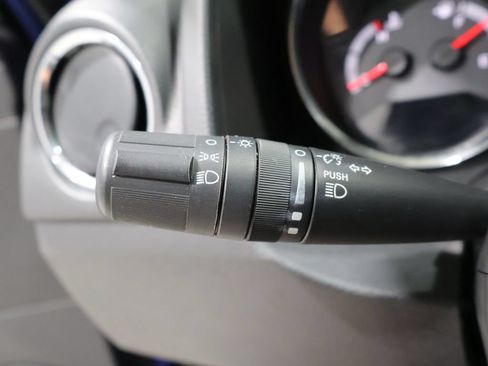 Used 2010 Dodge Caliber SXT FWD image 28