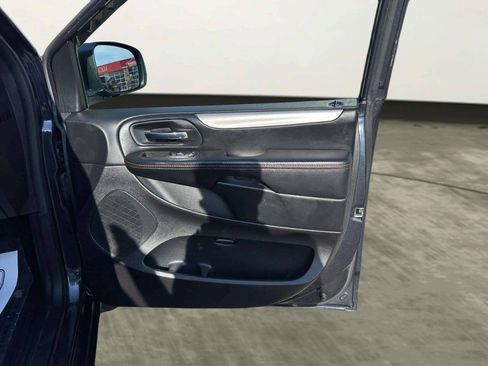 Used 2014 Dodge Grand Caravan R/T w/ Safety Sphere Group FWD image 14