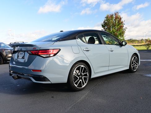 Certified 2024 Nissan Sentra SR w/ Trunk Package image 5