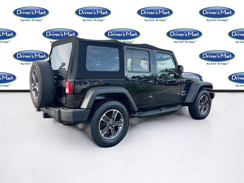 Used 2017 Jeep Wrangler Unlimited Sport w/ Dual Top Group image 8