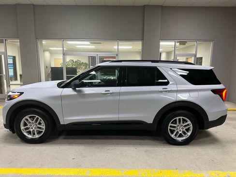 New 2026 Ford Explorer Active w/ Active Comfort Package image 4