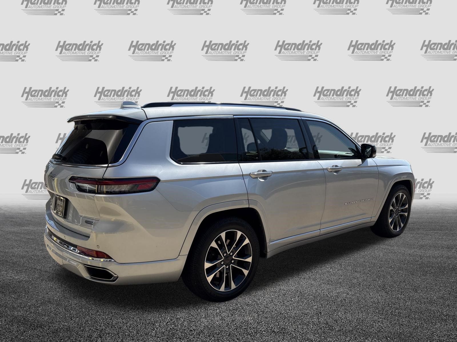 Used 2021 Jeep Grand Cherokee L Overland w/ Advanced Protech Group III AWD/4WD image 10
