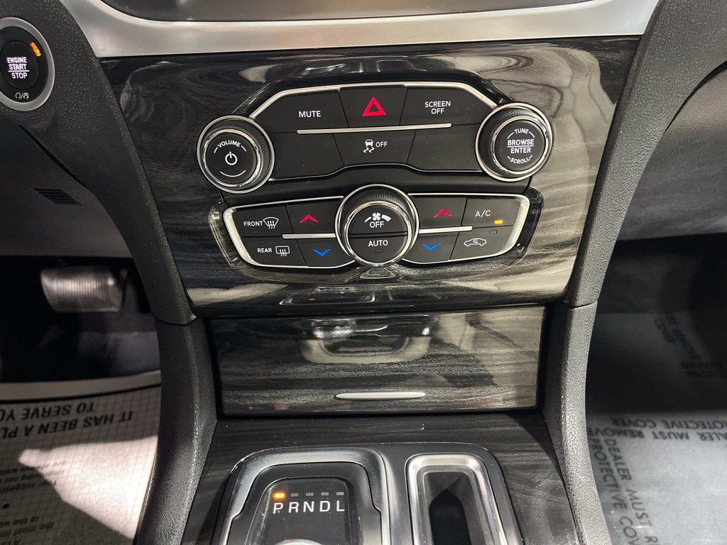 Used 2018 Chrysler 300 Touring L RWD image 29