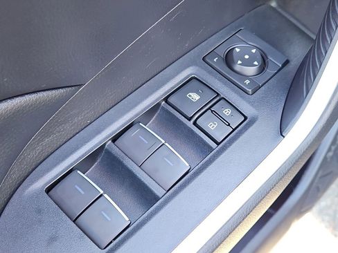 Used 2022 Toyota RAV4 XLE w/ Carpet Mat Package (TMS) image 24