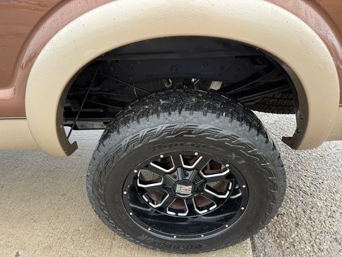 Used 2012 Ford F350 Lariat w/ Lariat Interior Pkg image 10