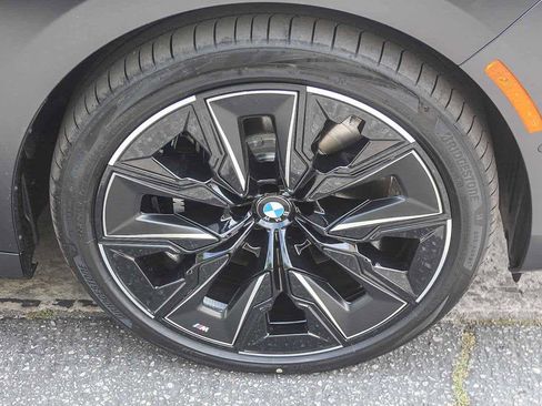 New 2026 BMW 740i w/ Premium Package RWD image 9