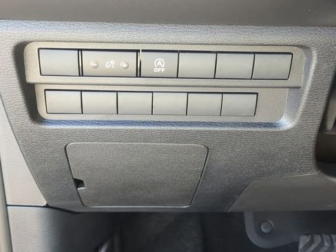 New 2026 Mitsubishi Outlander LE FWD image 17