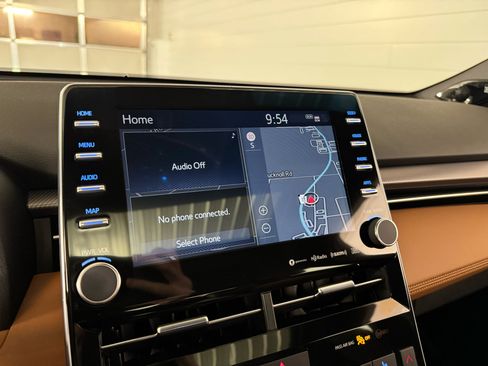 Used 2021 Toyota Avalon XSE image 21