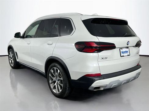 Certified 2024 BMW X5 xDrive40i w/ Premium Package AWD/4WD image 4