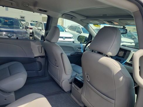 Used 2017 Toyota Sienna XLE w/ XLE Navigation Package AWD/4WD image 3