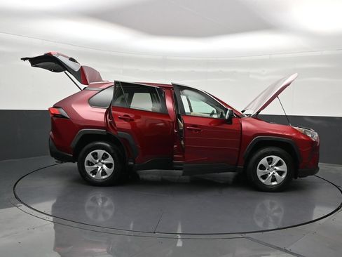 Used 2022 Toyota RAV4 LE FWD image 27