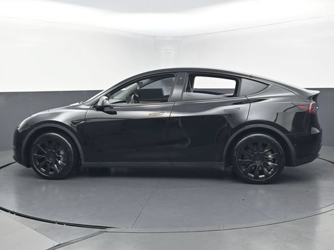 Used 2022 Tesla Model Y Long Range AWD/4WD image 7