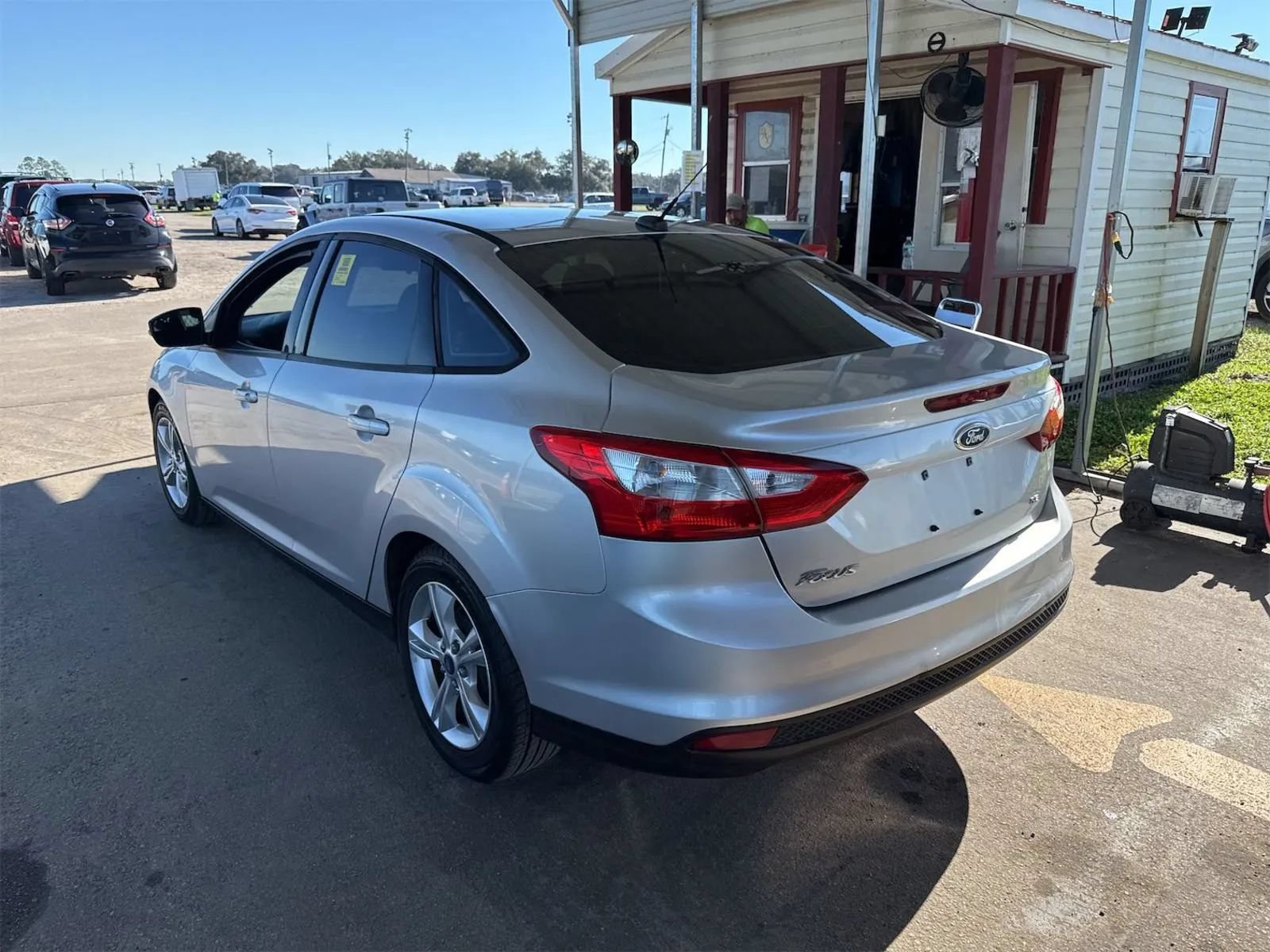 Used 2014 Ford Focus SE FWD image 2