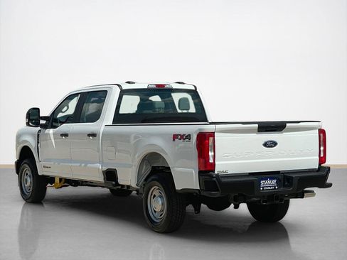 New 2026 Ford F250 XL w/ FX4 Off-Road Package image 5