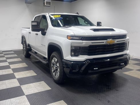 Used 2024 Chevrolet Silverado 2500 Custom w/ Custom Value Package AWD/4WD image 22