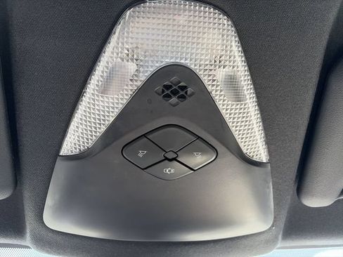 Used 2019 Toyota C-HR XLE FWD image 21