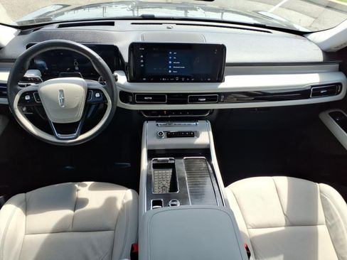 Certified 2025 Lincoln Aviator Reserve w/ Illumination Package AWD/4WD image 12