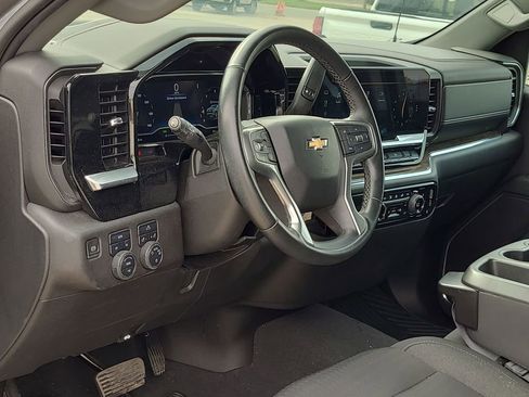 Used 2023 Chevrolet Silverado 1500 LT AWD/4WD image 10