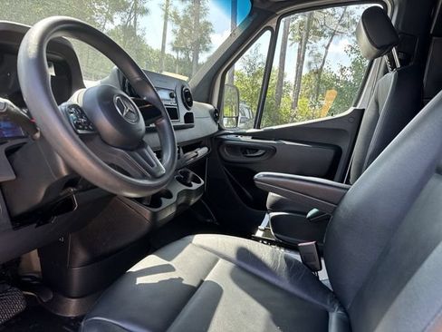 Used 2022 Mercedes-Benz Sprinter 2500 image 19