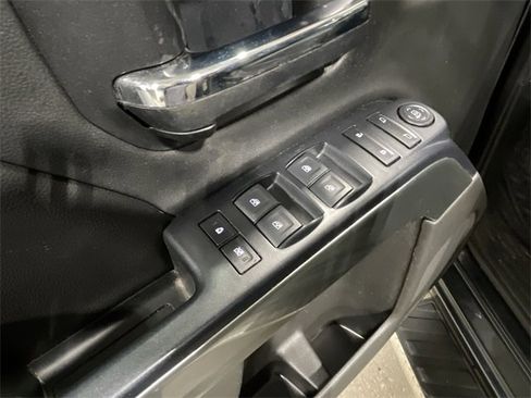 Used 2018 Chevrolet Silverado 1500 LT w/ All Star Edition image 19