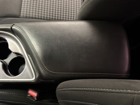 Used 2019 Dodge Challenger SXT RWD image 19
