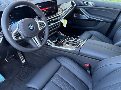 New 2026 BMW X7 M60i image 7