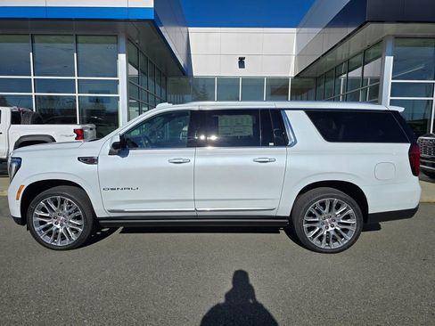 New 2026 GMC Yukon XL Denali w/ Denali Reserve Package image 2
